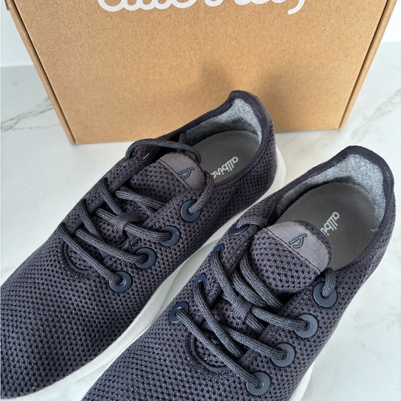 Women’s allbirds Size 10 Tree Runners in Navy Night - Picture 2 of 5